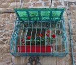 P1010102JerusalemBlumenfensterklein.JPG
