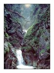 Schlucht_Licht_Schatten-rot.jpg